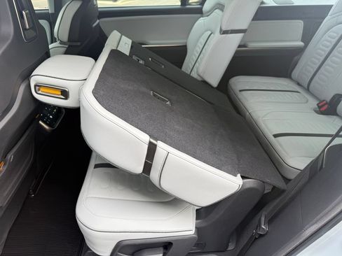 Used 2023 Rivian R1S Adventure AWD/4WD image 41