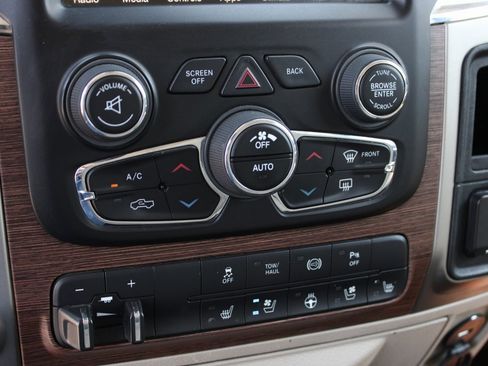 Used 2014 RAM 2500 Laramie w/ Convenience Group image 30