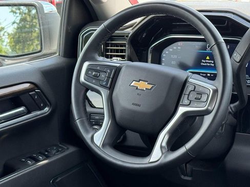 Used 2025 Chevrolet Silverado 1500 LT AWD/4WD image 12