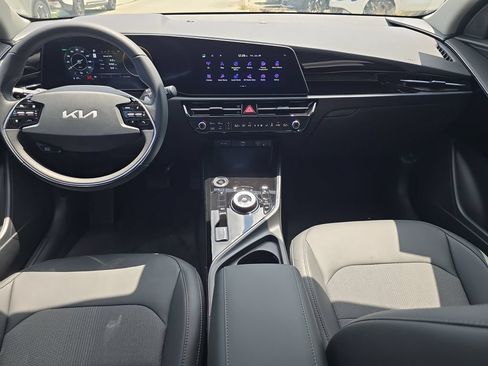 New 2026 Kia Niro Wind FWD image 13