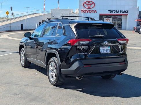 Used 2021 Toyota RAV4 XLE image 11