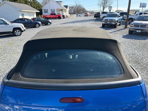 Used 2005 Chrysler PT Cruiser Convertible FWD image 11