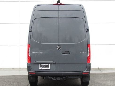 Used 2025 Mercedes-Benz Sprinter 2500 image 7
