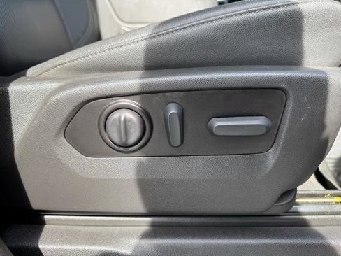 Used 2022 Chevrolet Silverado 1500 LTZ w/ LTZ Premium Package image 38