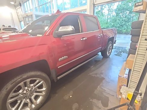 Used 2018 Chevrolet Silverado 1500 High Country AWD/4WD image 2