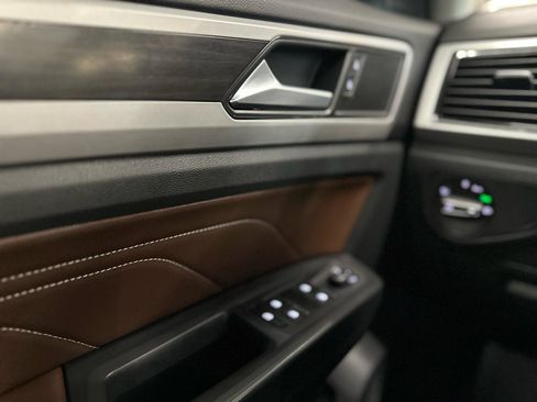Used 2022 Volkswagen Atlas SE w/ Panoramic Sunroof Package FWD image 29