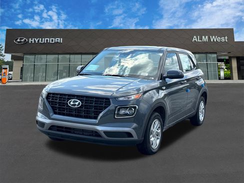 Used 2026 Hyundai Venue SE FWD image 1