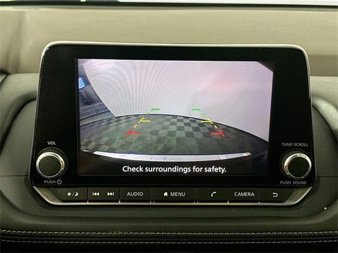 Used 2023 Nissan Rogue SV image 12