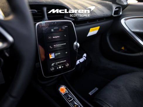 Used 2025 McLaren Artura Spider image 26