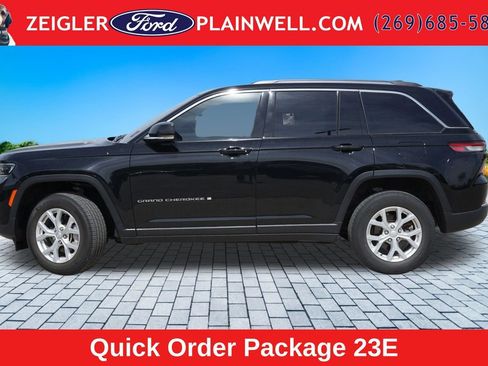 Used 2023 Jeep Grand Cherokee Limited AWD/4WD image 2