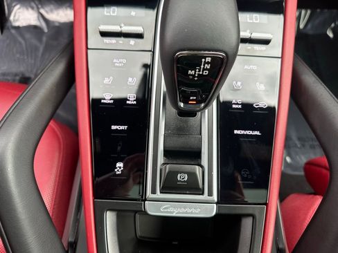 Certified 2023 Porsche Cayenne image 27