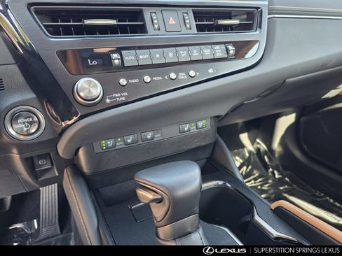 Used 2025 Lexus ES 300h w/ Premium Package FWD image 20