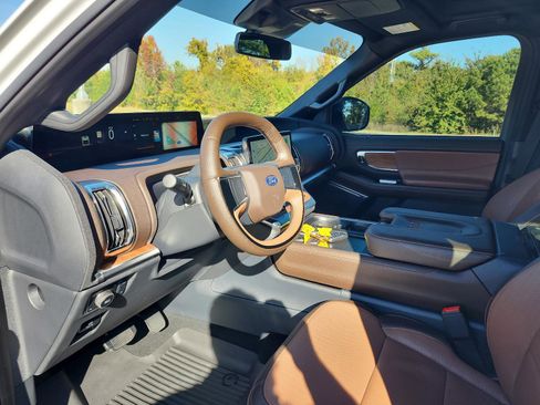 Used 2025 Ford Expedition Max King Ranch image 18