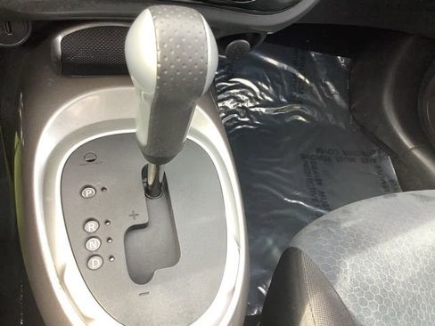 Used 2015 Nissan Juke SV image 32