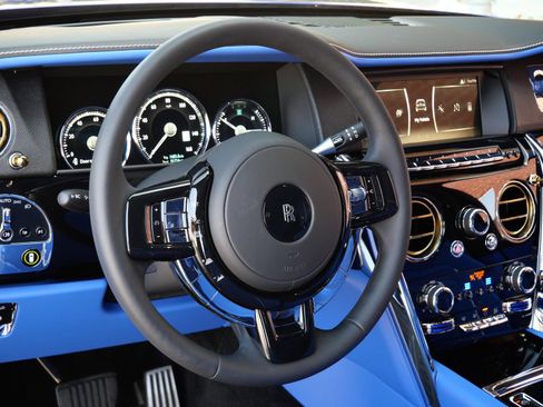 Used 2023 Rolls-Royce Cullinan w/ Cullinan Package AWD/4WD image 31