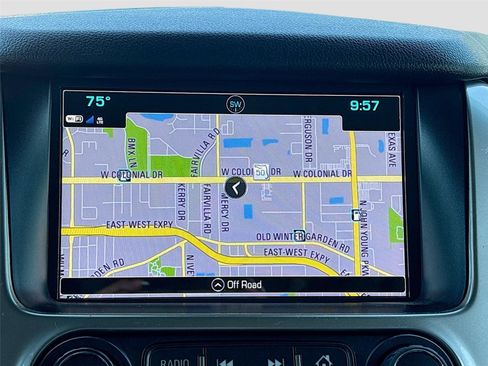 Used 2017 Chevrolet Suburban LT w/ Luxury Package RWD image 15