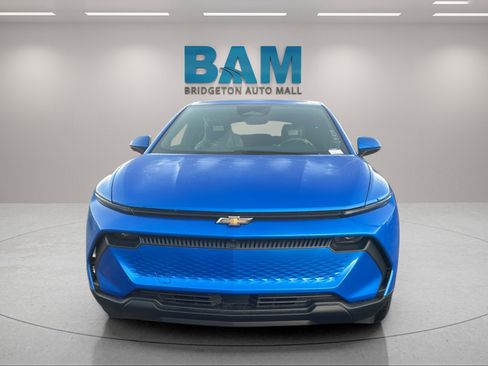New 2026 Chevrolet Equinox EV LT image 2