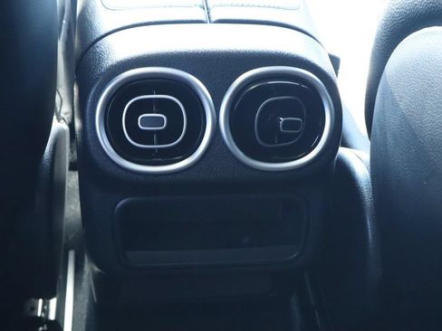 Used 2025 Mercedes-Benz GLC 350e 4MATIC image 31