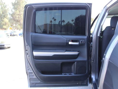 Used 2014 Toyota Tundra SR5 w/ SR5 Upgrade Package AWD/4WD image 19