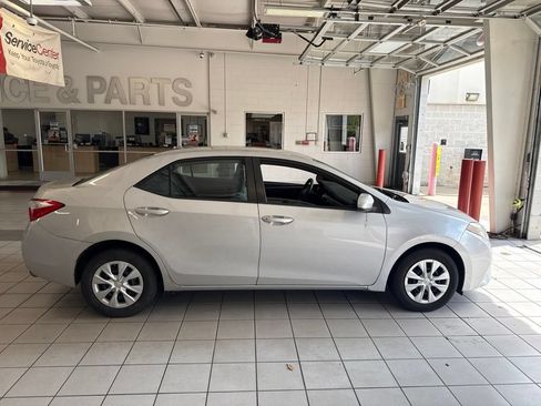 Used 2016 Toyota Corolla L FWD image 2