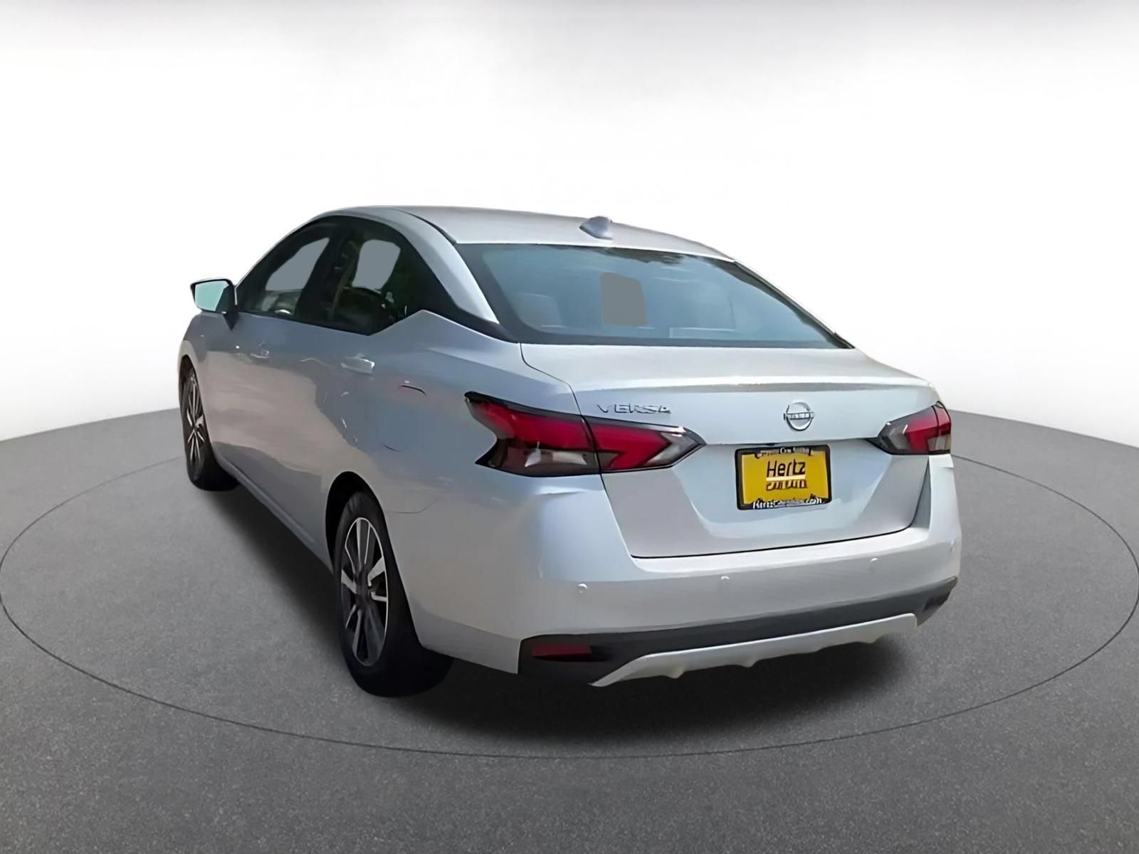 Used 2025 Nissan Versa SV FWD image 12