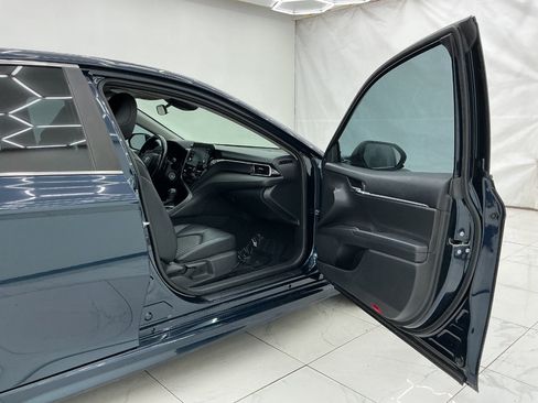 Used 2021 Toyota Camry SE FWD image 17