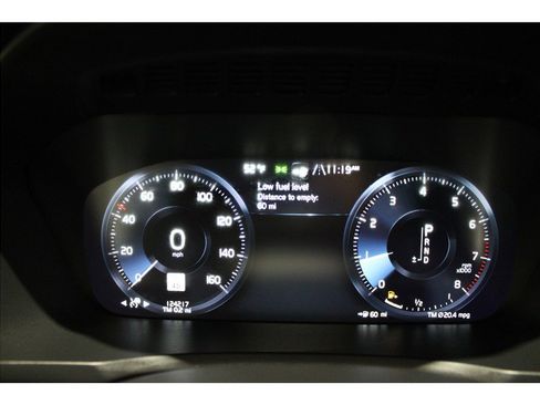Used 2021 Volvo XC90 T5 Momentum w/ Protection Package Premier image 30