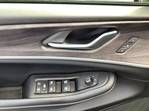 Certified 2023 Jeep Grand Cherokee Limited image 11