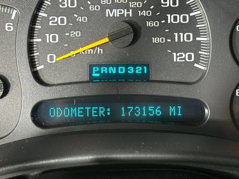 Used 2004 Chevrolet Avalanche 2500 w/ Preferred Equipment Group AWD/4WD image 13