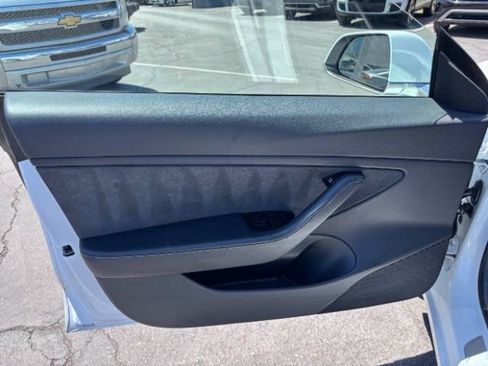 Used 2018 Tesla Model 3 Long Range RWD image 10