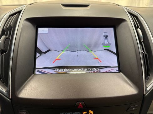 Used 2019 Ford Edge Titanium image 31