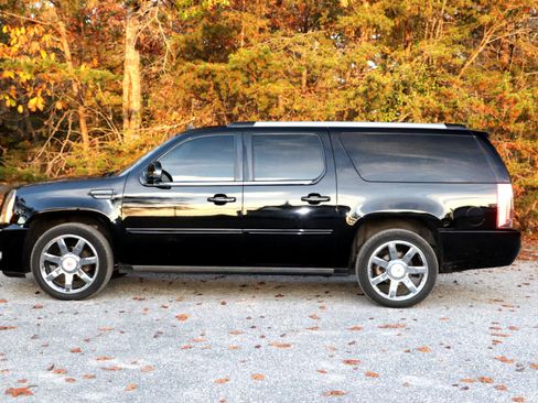 Used 2014 Cadillac Escalade ESV Premium image 26