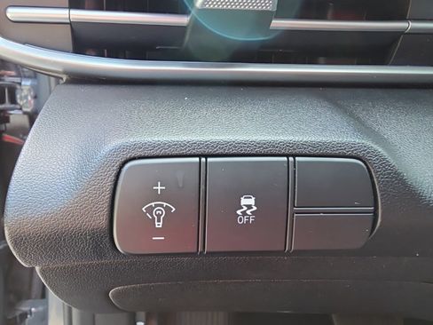 Used 2025 Hyundai Elantra SEL FWD image 15