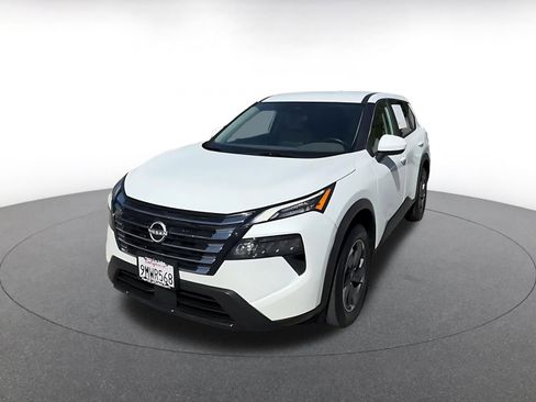 Used 2025 Nissan Rogue SV image 7