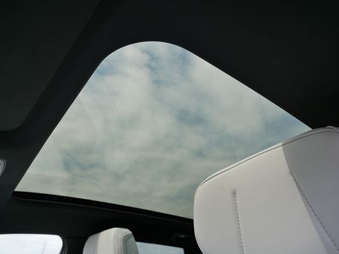 Certified 2024 Cadillac Lyriq Sport AWD/4WD image 34