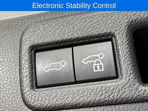 Used 2023 Toyota Venza XLE AWD/4WD image 17