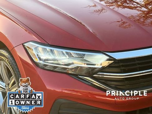 Certified 2023 Volkswagen Jetta SE image 9