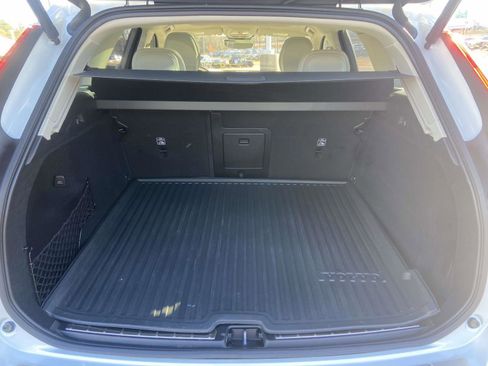 Certified 2023 Volvo XC60 B5 Ultimate w/ Climate Package image 12