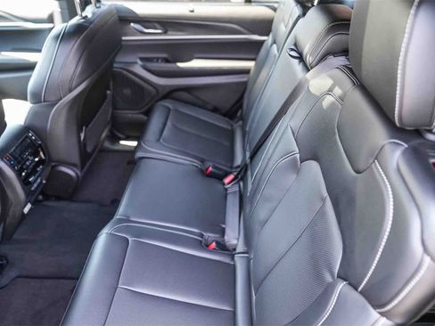 New 2025 Jeep Grand Cherokee L Limited w/ Luxury Tech Group II image 17