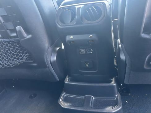 Used 2019 Jeep Wrangler Unlimited Rubicon AWD/4WD image 30