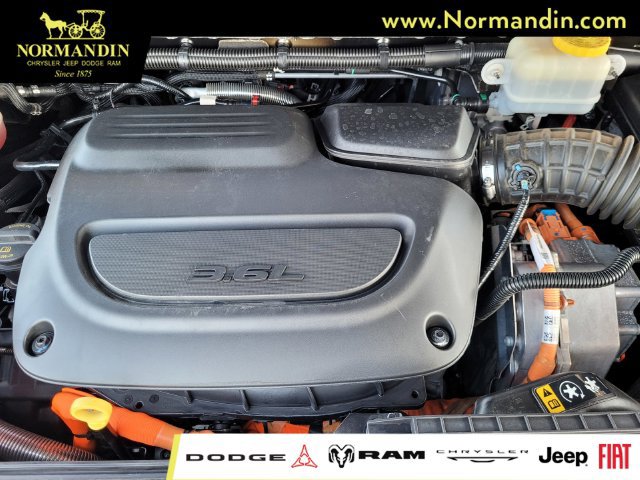 Used 2024 Chrysler Pacifica Limited FWD image 20