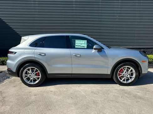 Used 2026 Porsche Cayenne S AWD/4WD image 10