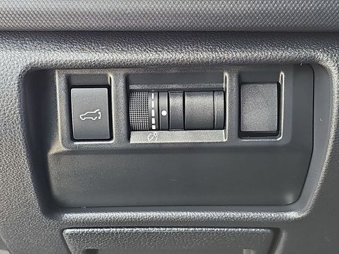 Used 2025 Subaru Forester Touring w/ Popular Package - Touring AWD/4WD image 32
