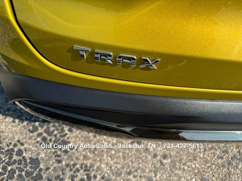 Used 2024 Chevrolet Trax ACTIV w/ Sunroof Package image 13