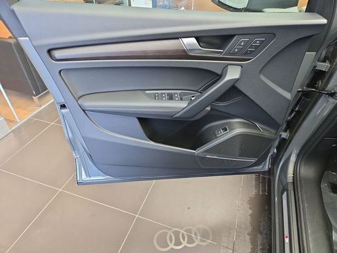 Certified 2025 Audi Q5 2.0T Premium Plus w/ Premium Plus Package image 5
