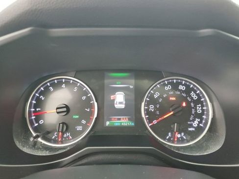 Used 2022 Toyota RAV4 XLE Premium image 27