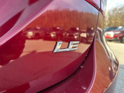 Used 2019 Toyota Camry LE image 11