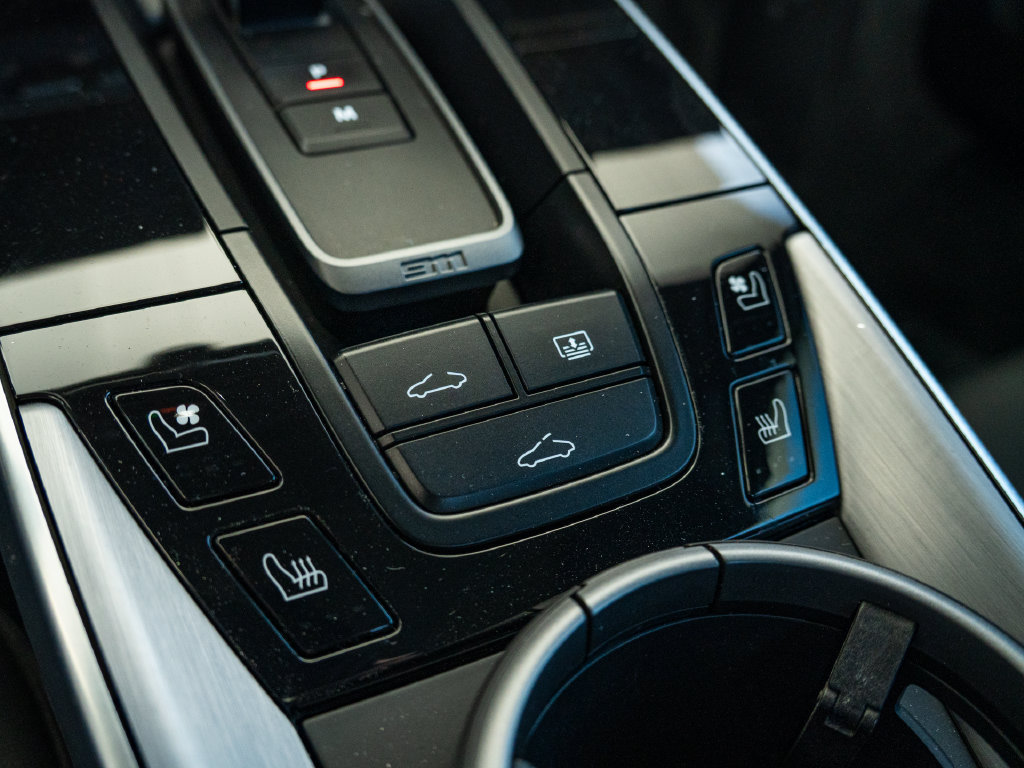 Certified 2022 Porsche 911 Turbo AWD/4WD image 14