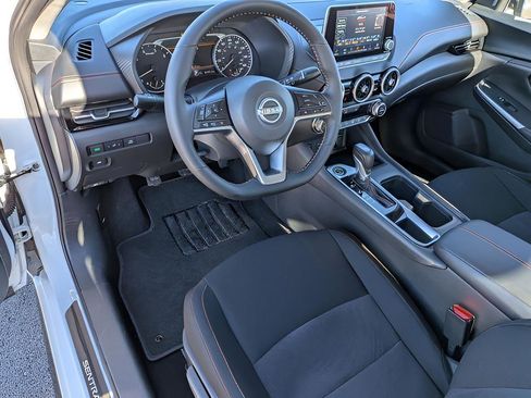 Certified 2025 Nissan Sentra SR w/ Midnight Edition FWD image 10