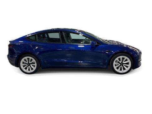 Certified 2022 Tesla Model 3 Long Range AWD/4WD image 7